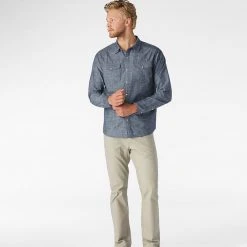 Stio Men's Ashton Chambray Shirt